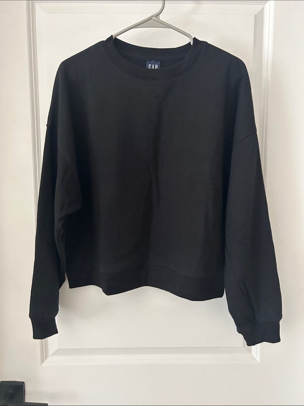 GAP Black Crewneck Pullover Sweater